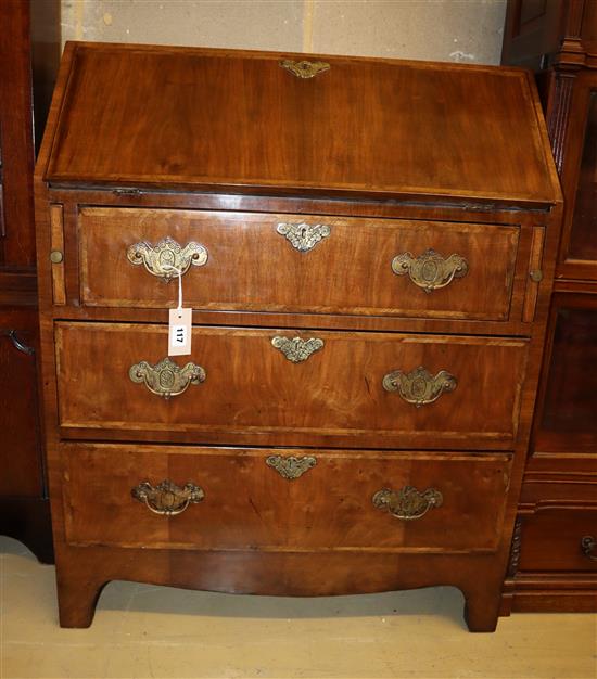 A Georgian style walnut bureau, width 77cm, depth 44cm, height 97cm